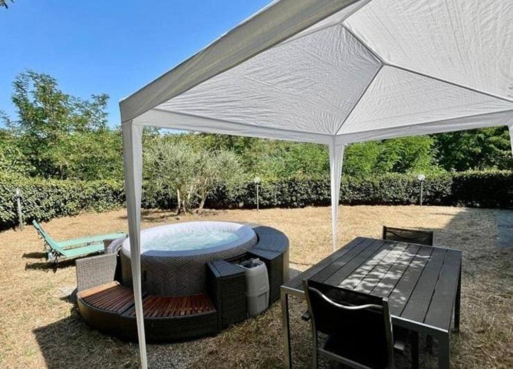 La Collina Rustico Jacuzzi & Wine 아파트 외부 사진